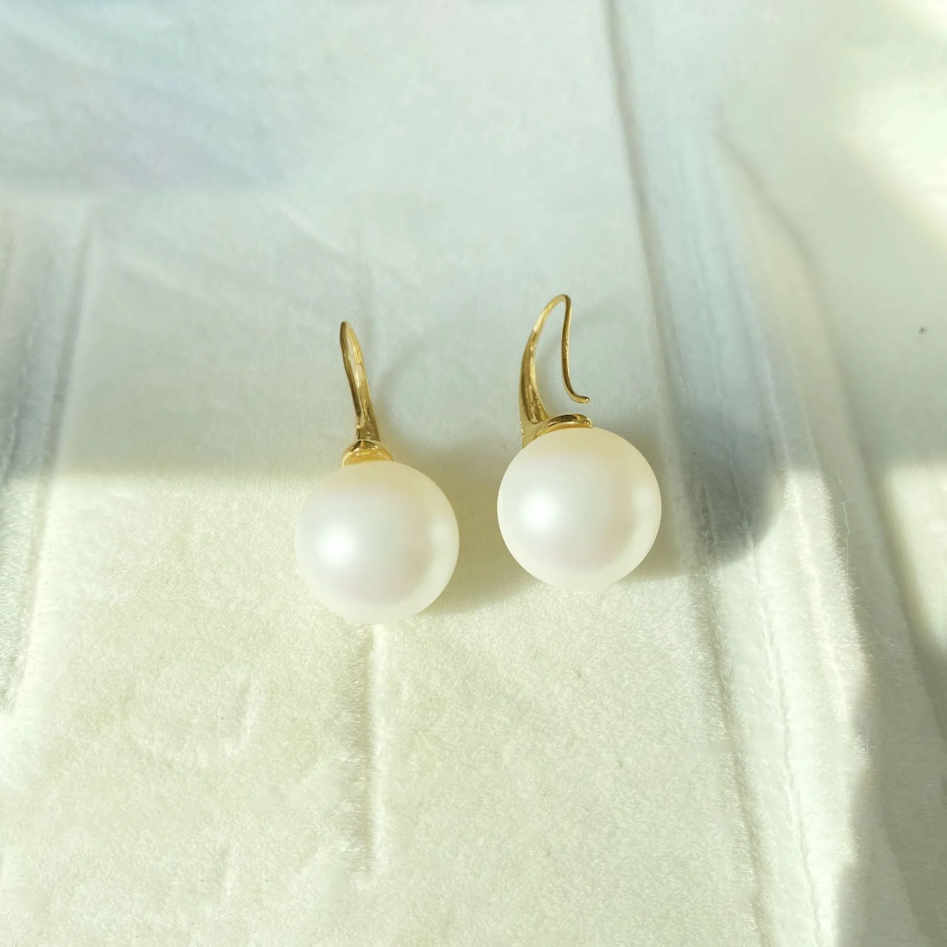 Geometric shell pearl drop earrings for women, fashionable OL style, single pair