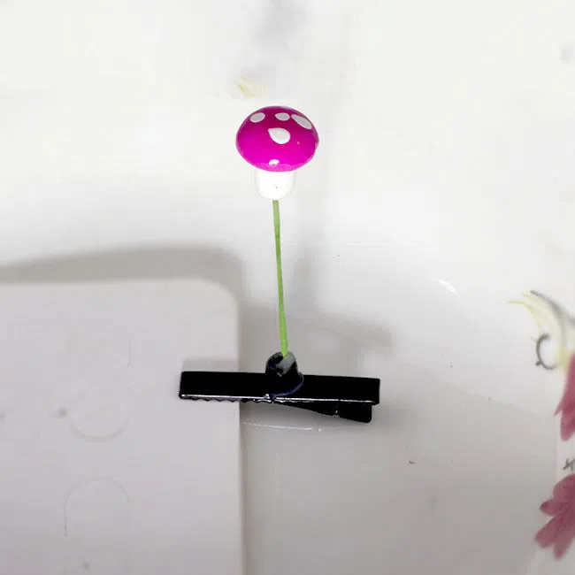 Plastic grass bean sprout hairpin with cute flower barrettes for children, handmade floral hair accessory