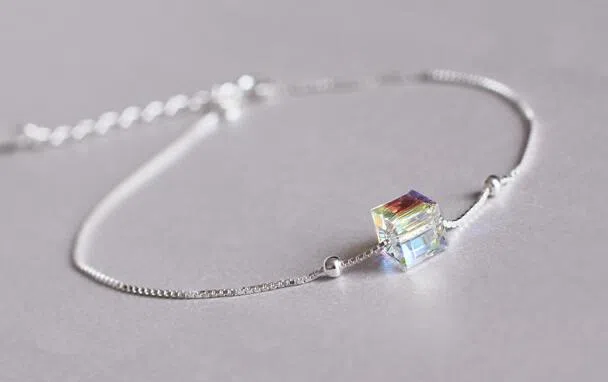 Three piece jewellery bundle set in Dazzle Box style with matching pieces on display