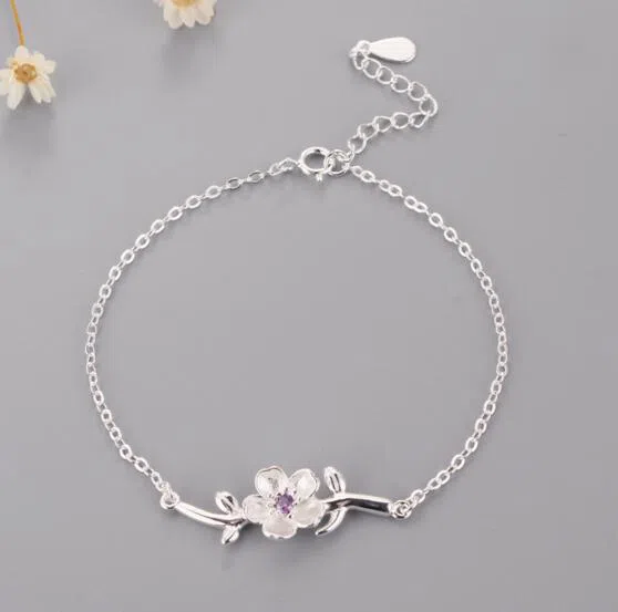 Three piece jewellery bundle set in Dazzle Box style with matching pieces on display