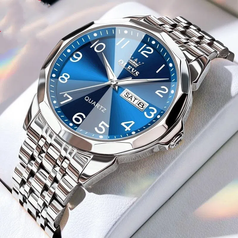 Men's digital calendar quartz watch with round dial, luminous hands, and stainless steel bottom