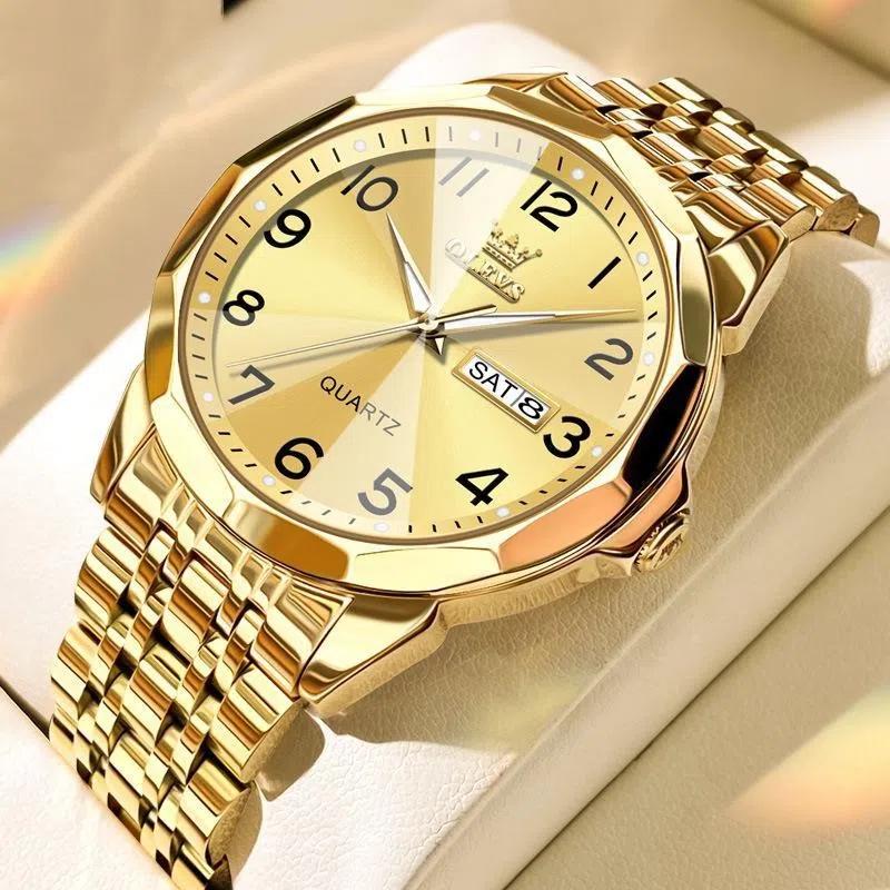 Men's digital calendar quartz watch with round dial, luminous hands, and stainless steel bottom