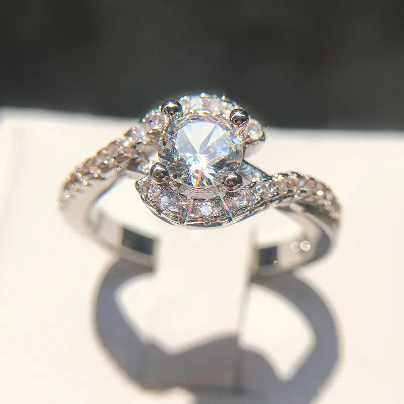 White copper ring with gold finish and 5mm inlaid zircon stone