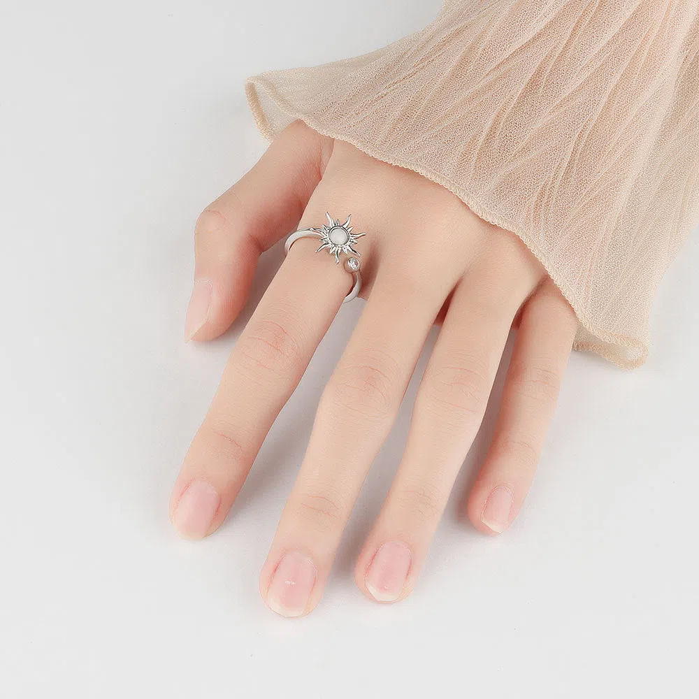 Rotating sunflower relief ring with adjustable copper band and zircon inlay