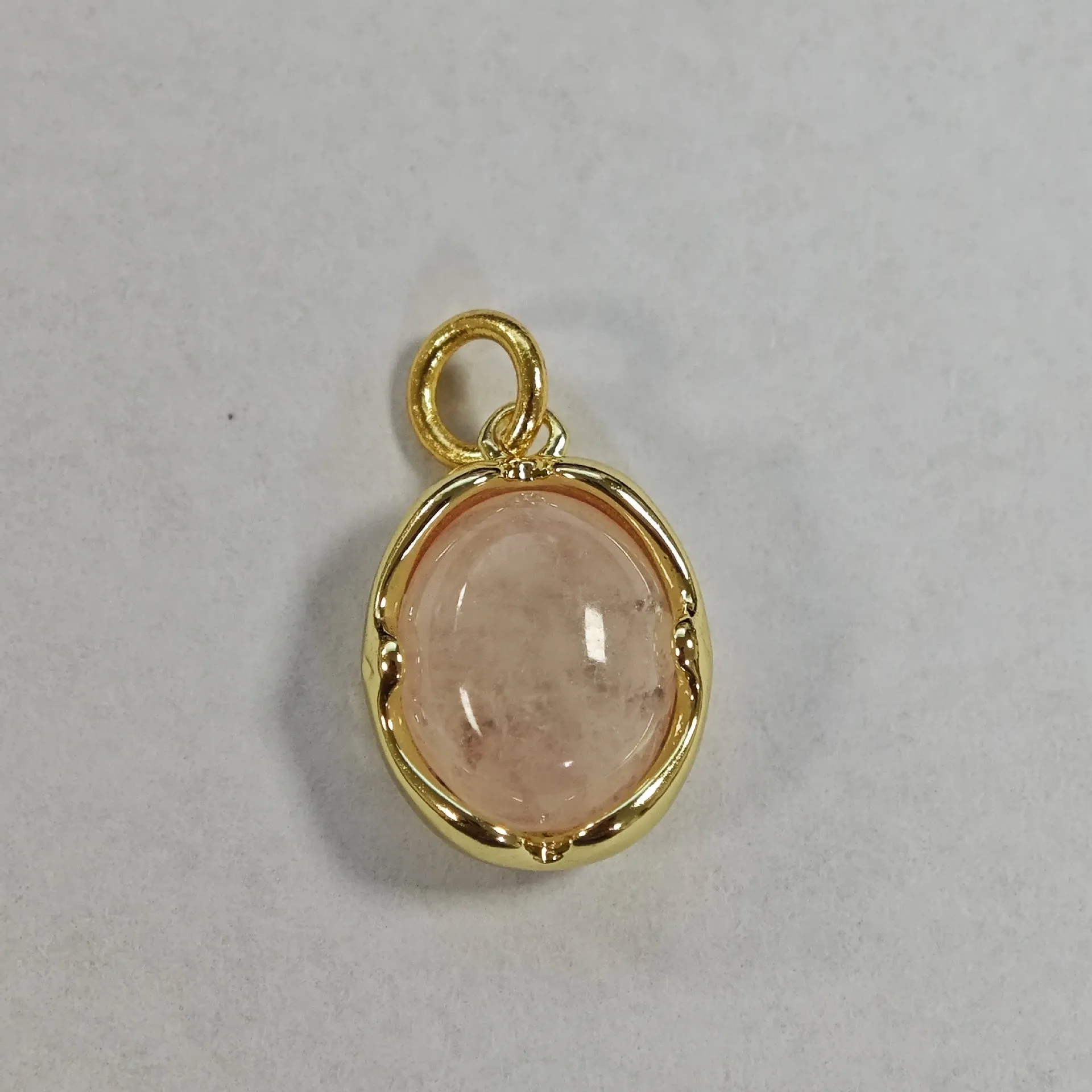 Geometric natural stone crystal pendant on an O-shaped chain necklace