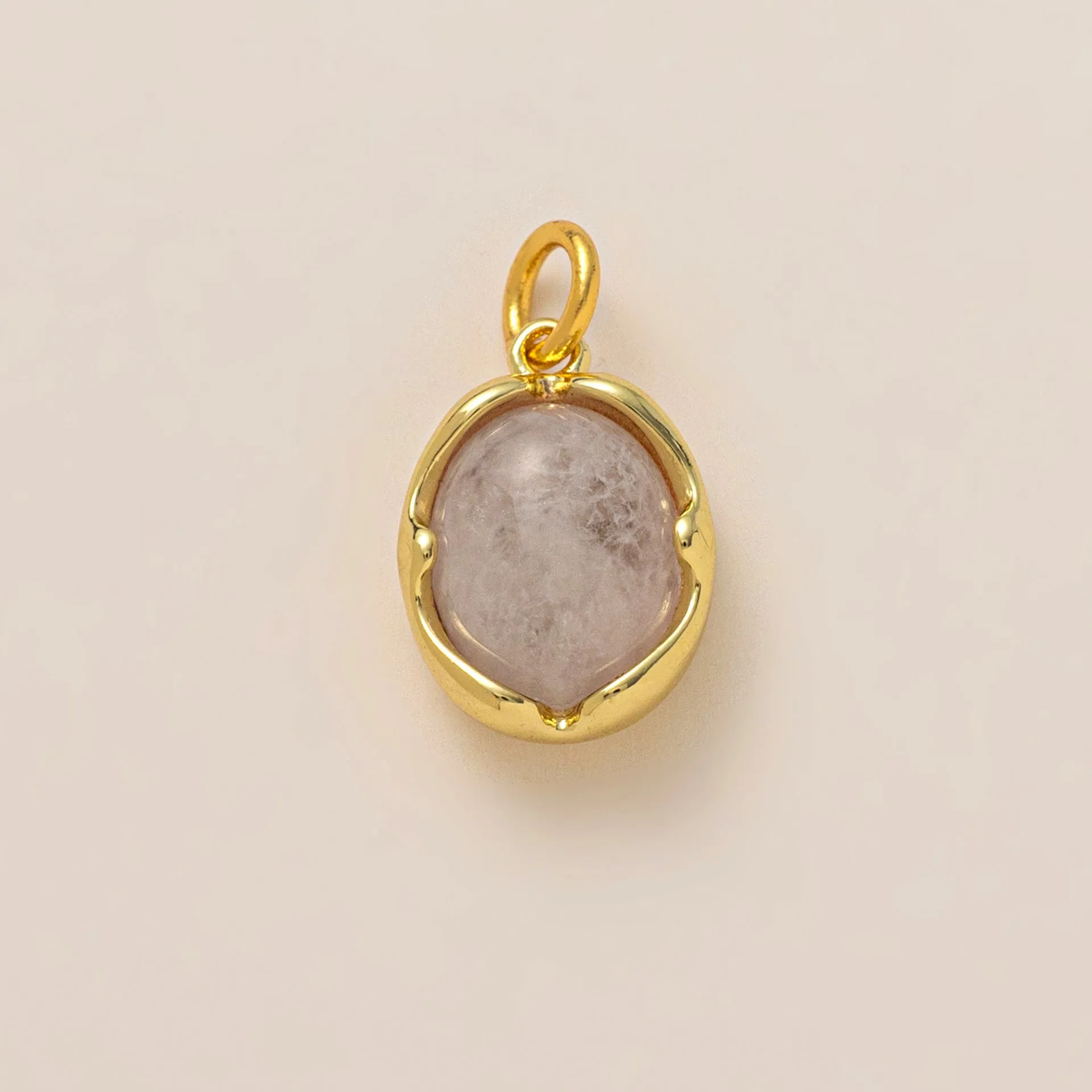Geometric natural stone crystal pendant on an O-shaped chain necklace
