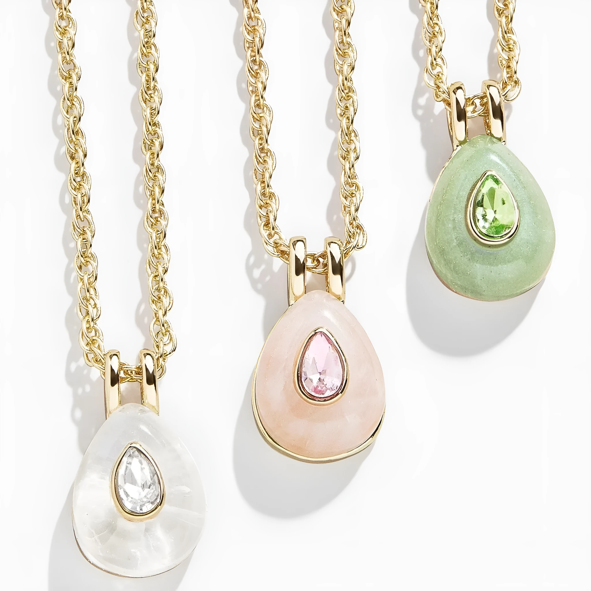 Geometric natural stone crystal pendant on an O-shaped chain necklace