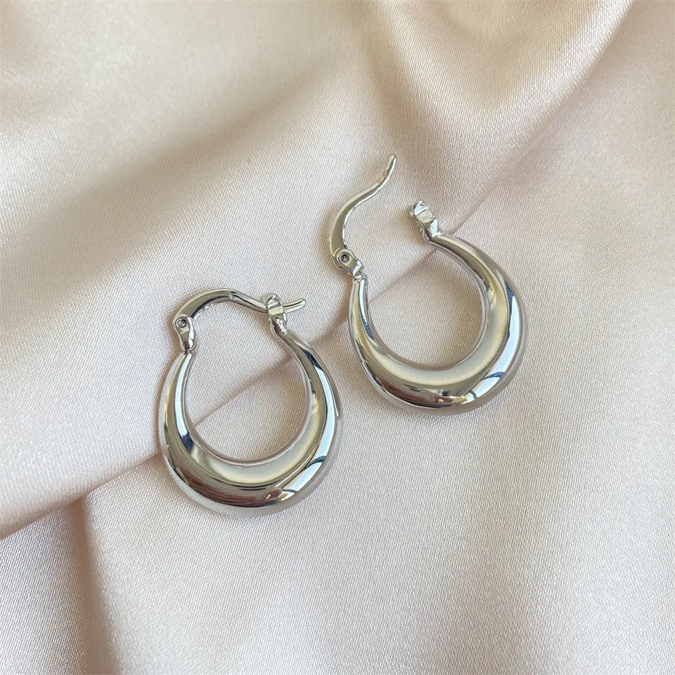 Women's retro C-shaped earrings with inlaid zirconium stones in gold colour