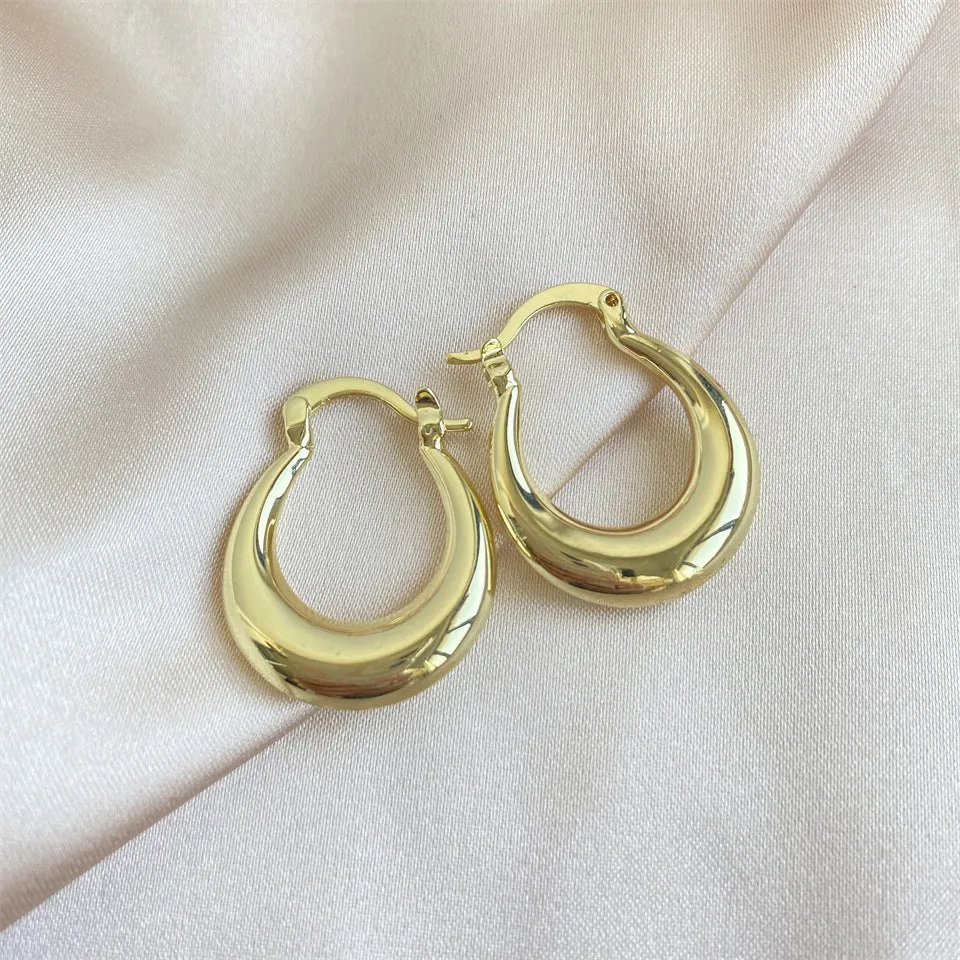 Women's retro C-shaped earrings with inlaid zirconium stones in gold colour