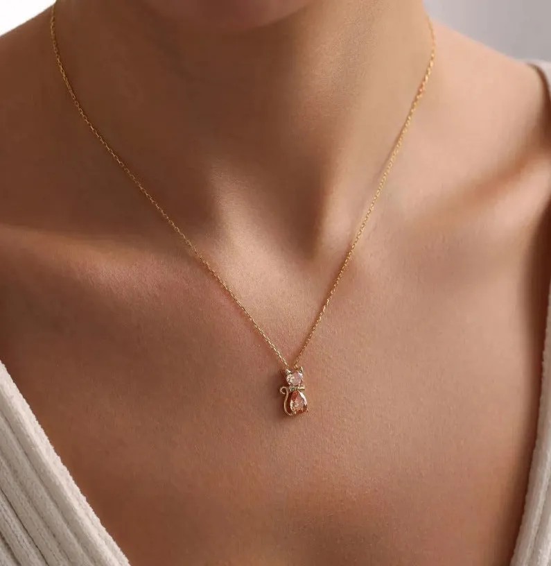 Adorable pet kitty gem pendant clavicle chain with inlaid zircon and water wave chain in sweet animal style