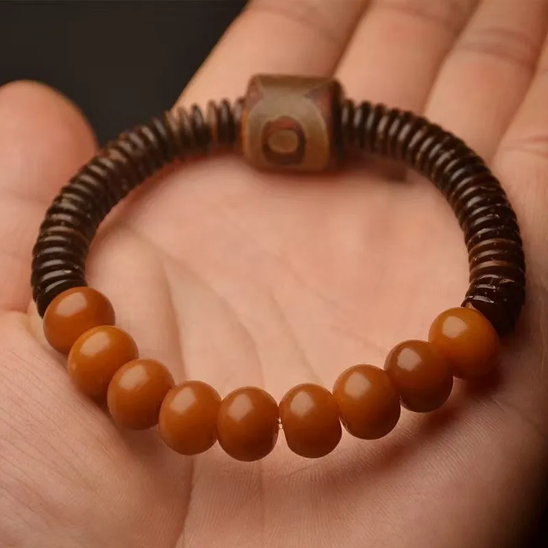 Weathering white corypha umbraculifera bodhi seed bracelet with 8x10mm drop-shaped beads in natural style