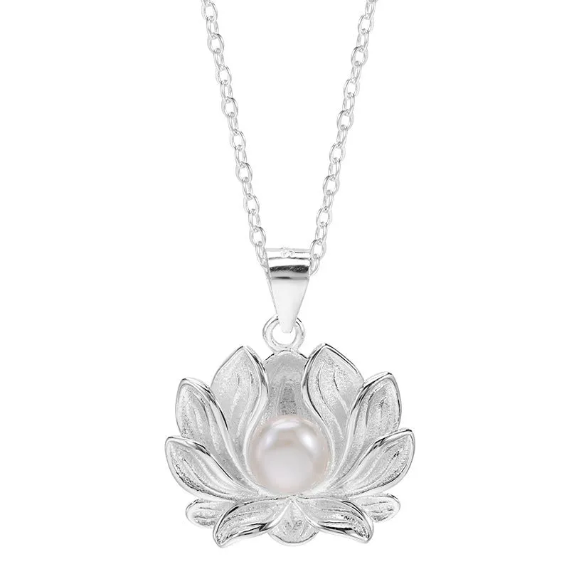 Simple pearl lotus women's necklace with 925 silver pendant and pearl inlay in flower shape