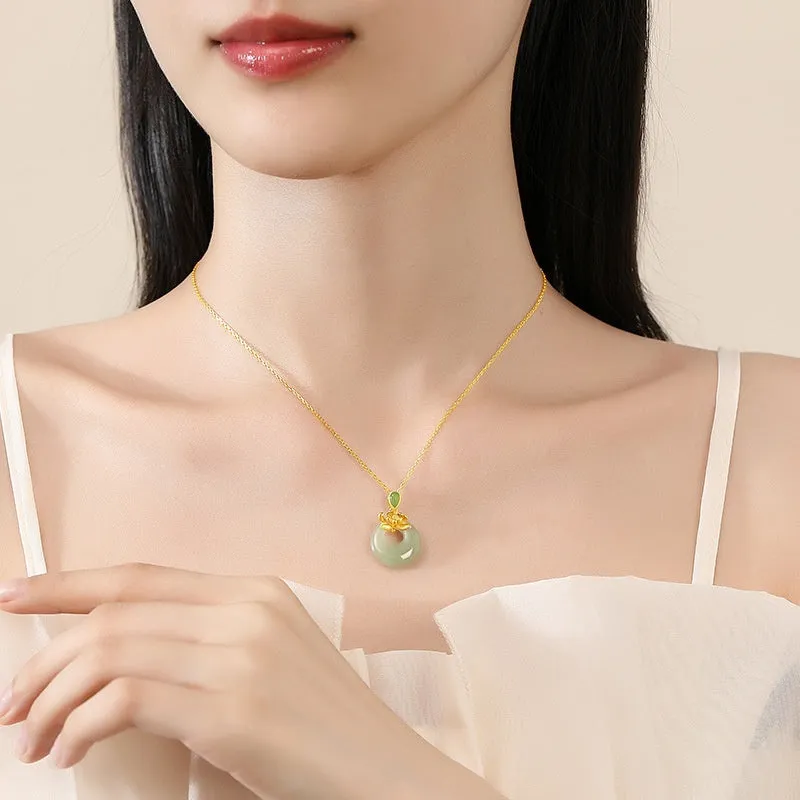 Hetian jade peace buckle pendant necklace on 925 silver yellow gold electroplated O-shaped chain, adjustable 41-50 cm