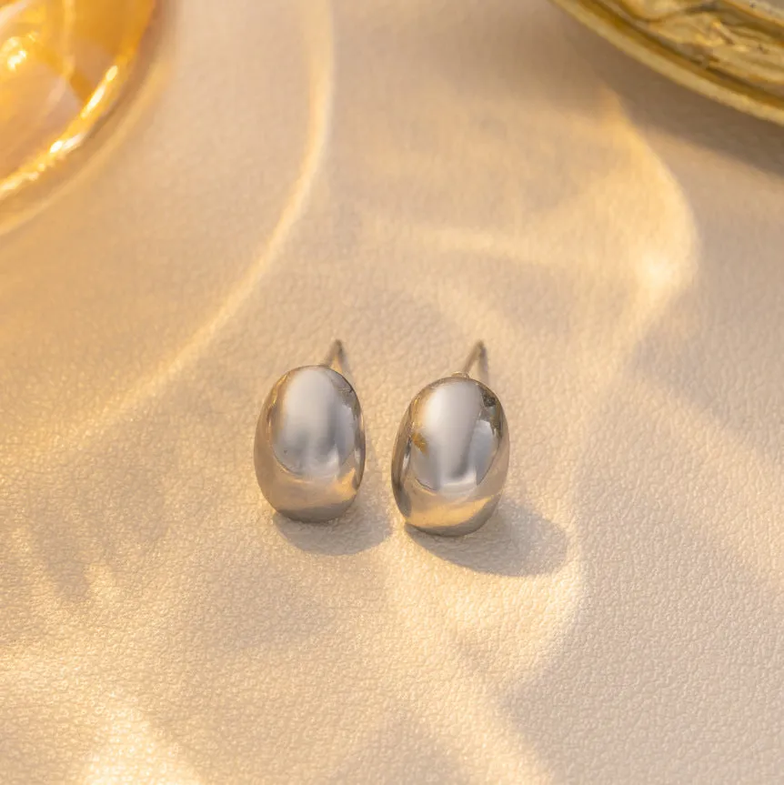 French refined Doudou water drop titanium steel ear studs in gold real gold plating affordable luxury style