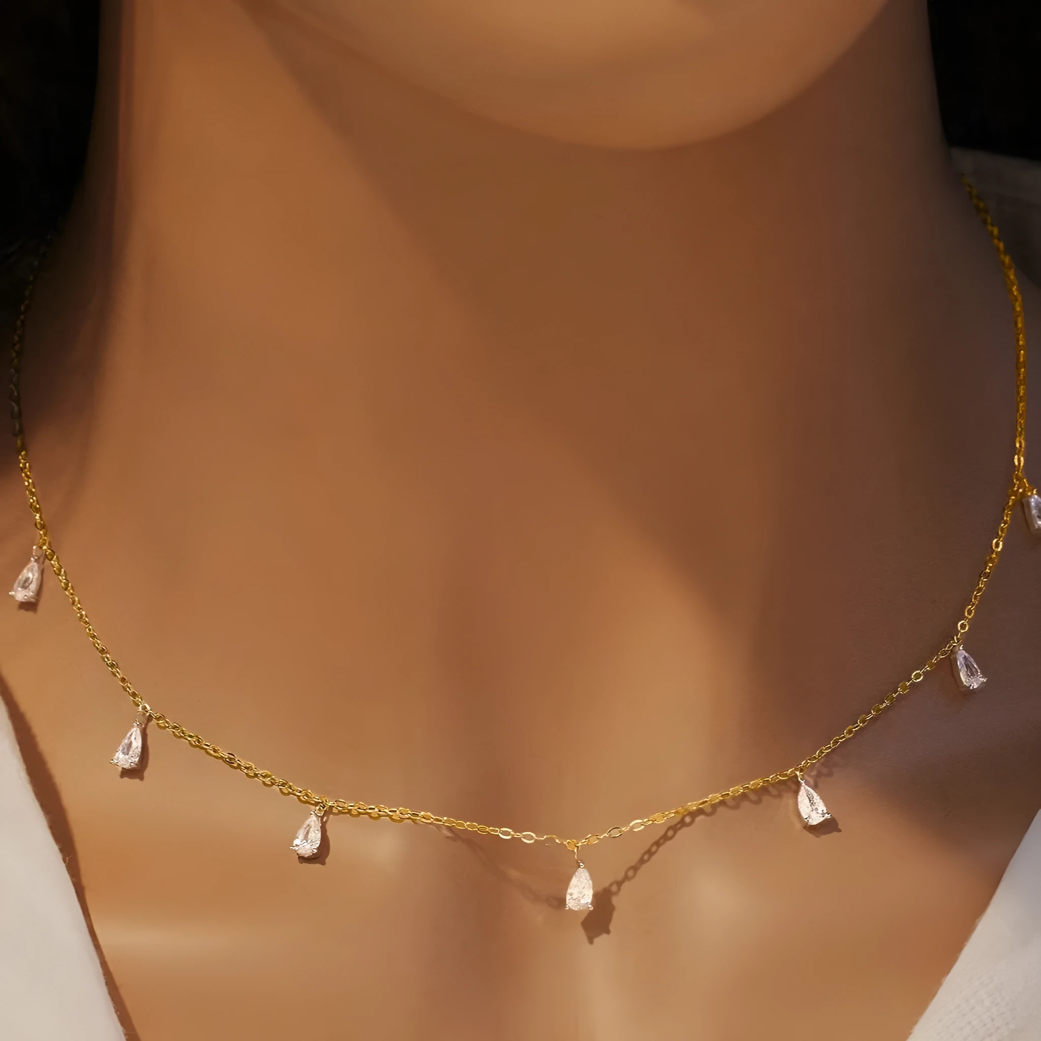 Gentle drop-shaped artificial zircon 925 silver necklace on O-shaped chain in silver, rose gold or golden yellow colour