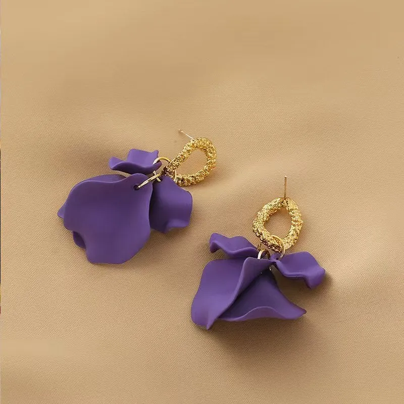 Geometric rose petal earrings in fresh style with spray paint finish