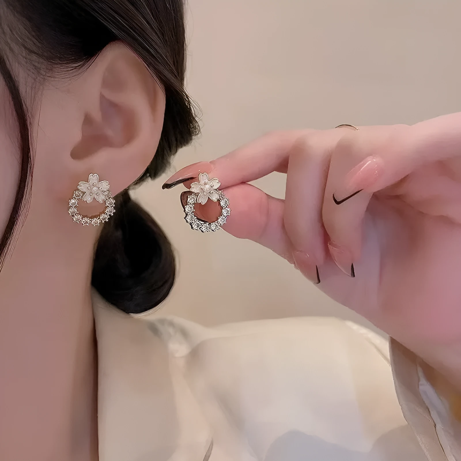Fashion dripping oil peach blossom stud earrings for women in alloy with electroplated finish