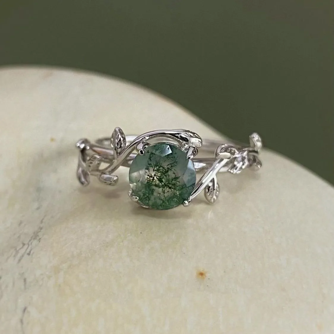S925 silver plated green moss stone agate open ring for women, adjustable size, geometric round design
