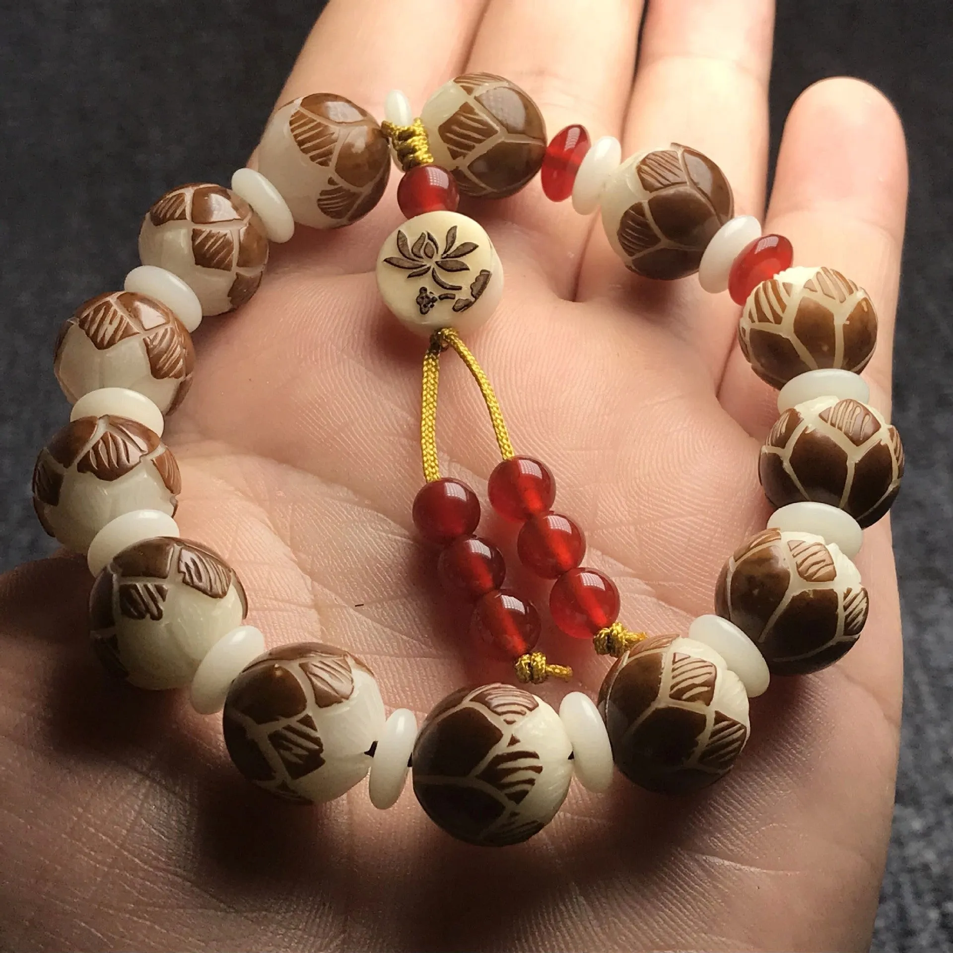 White jade bodhi root carved lotus bracelet in lotus ten thousand words style unisex national style