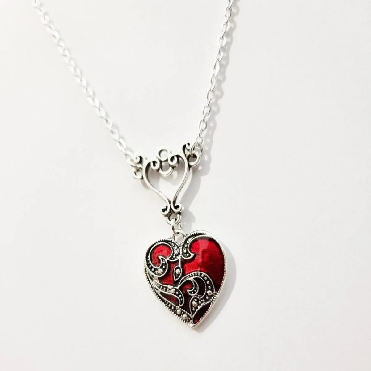 Heart-shaped alloy necklace with electroplated finish, colour AQ-5557, unisex design