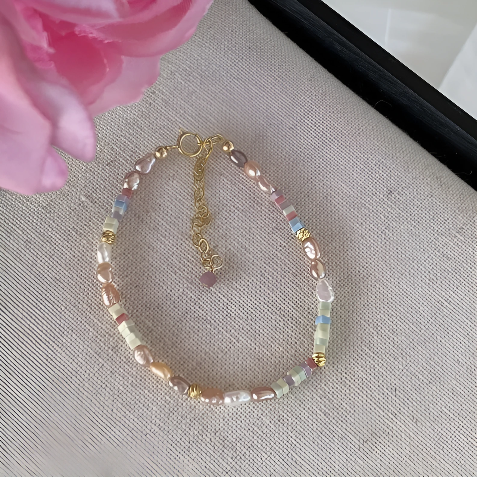 Women's natural pearl and silver bracelet and necklace set with U-shaped design and irregular format