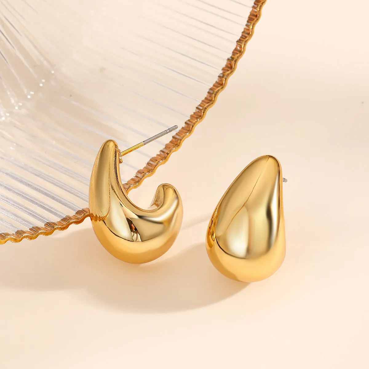 Acrylic water drop earrings with electroplated glossy finish, geometric simple design