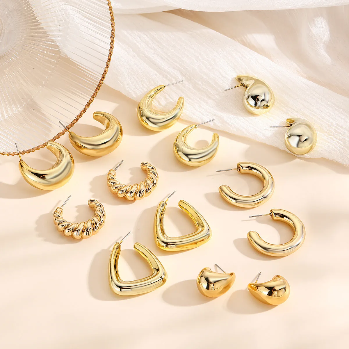 Acrylic water drop earrings with electroplated glossy finish, geometric simple design