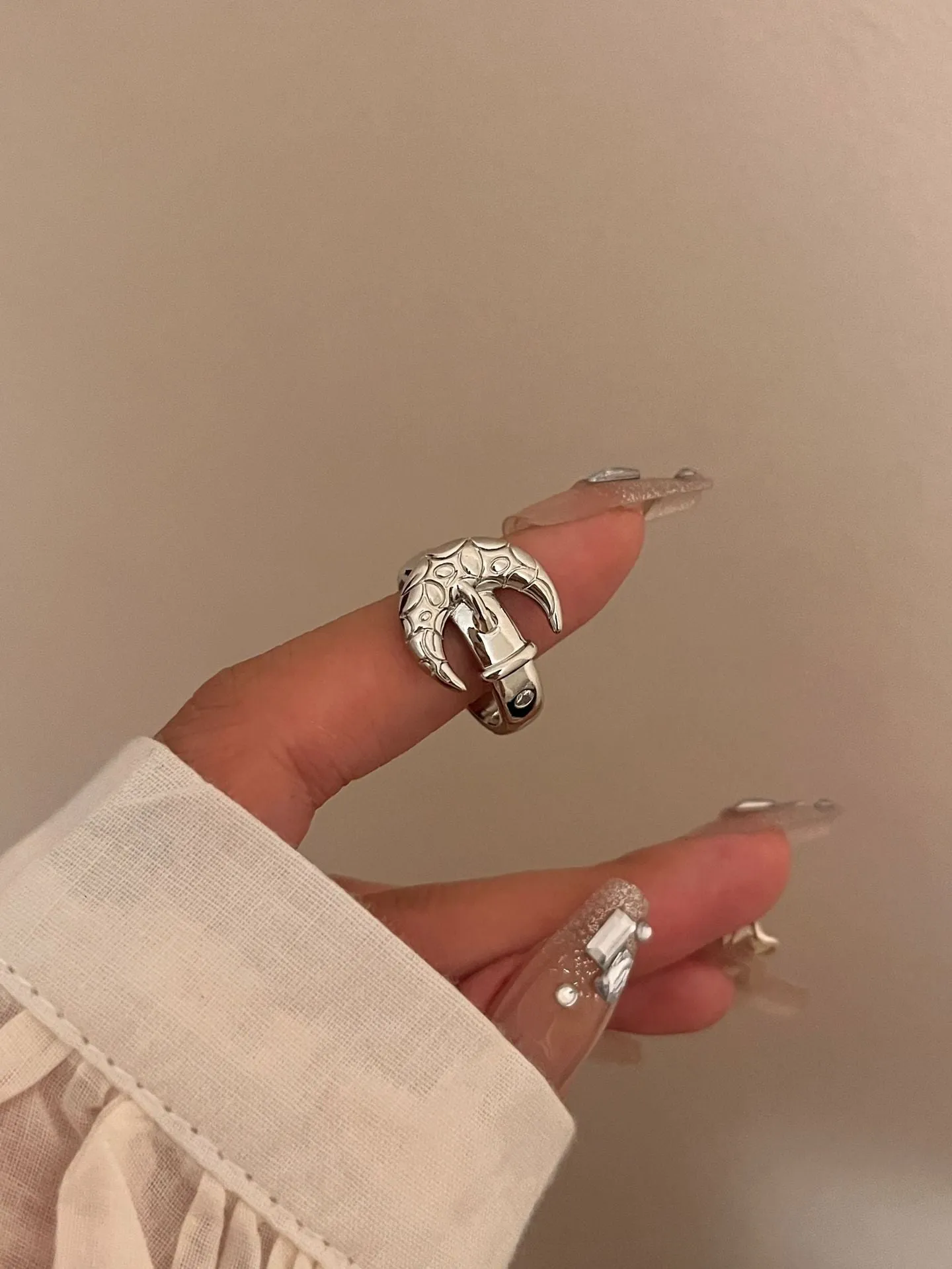 Retro five-pointed star moon alloy ring with electroplated finish for women