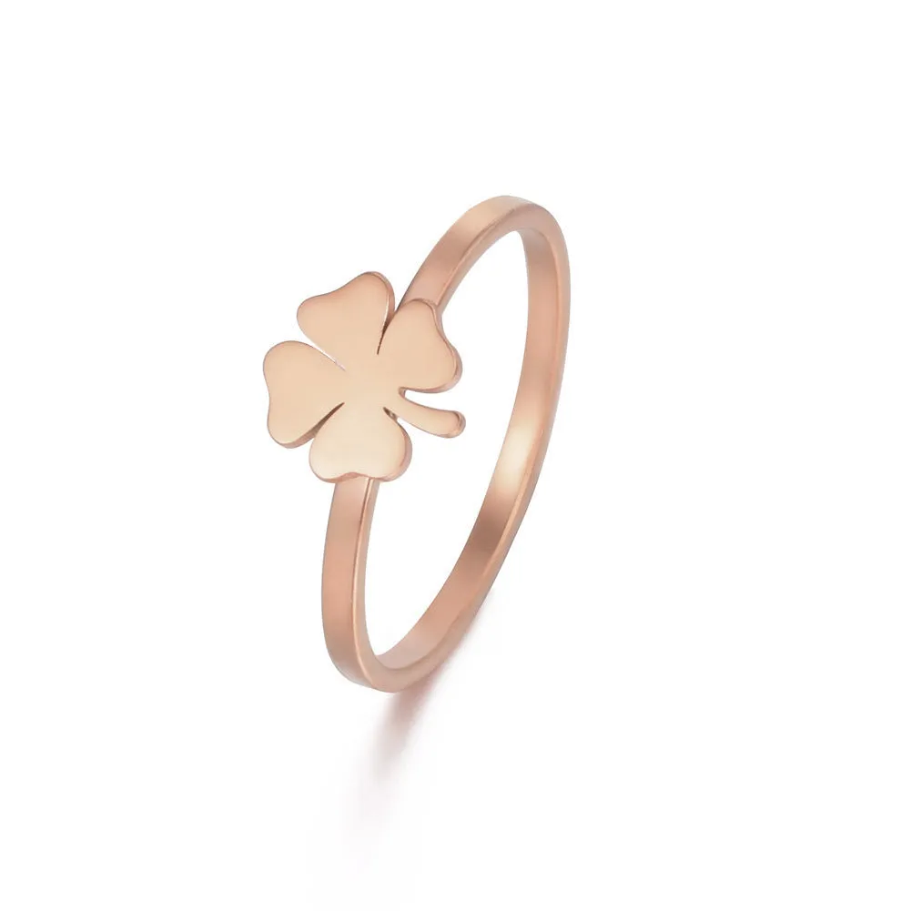 Women's stainless steel four-leaf clover ring in steel colour, flower shape with electroplating finish