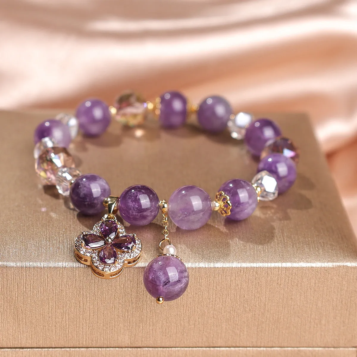 High-grade natural amethyst beaded bracelet with 10mm round clover beads, 18cm length, unisex design, purple crystal