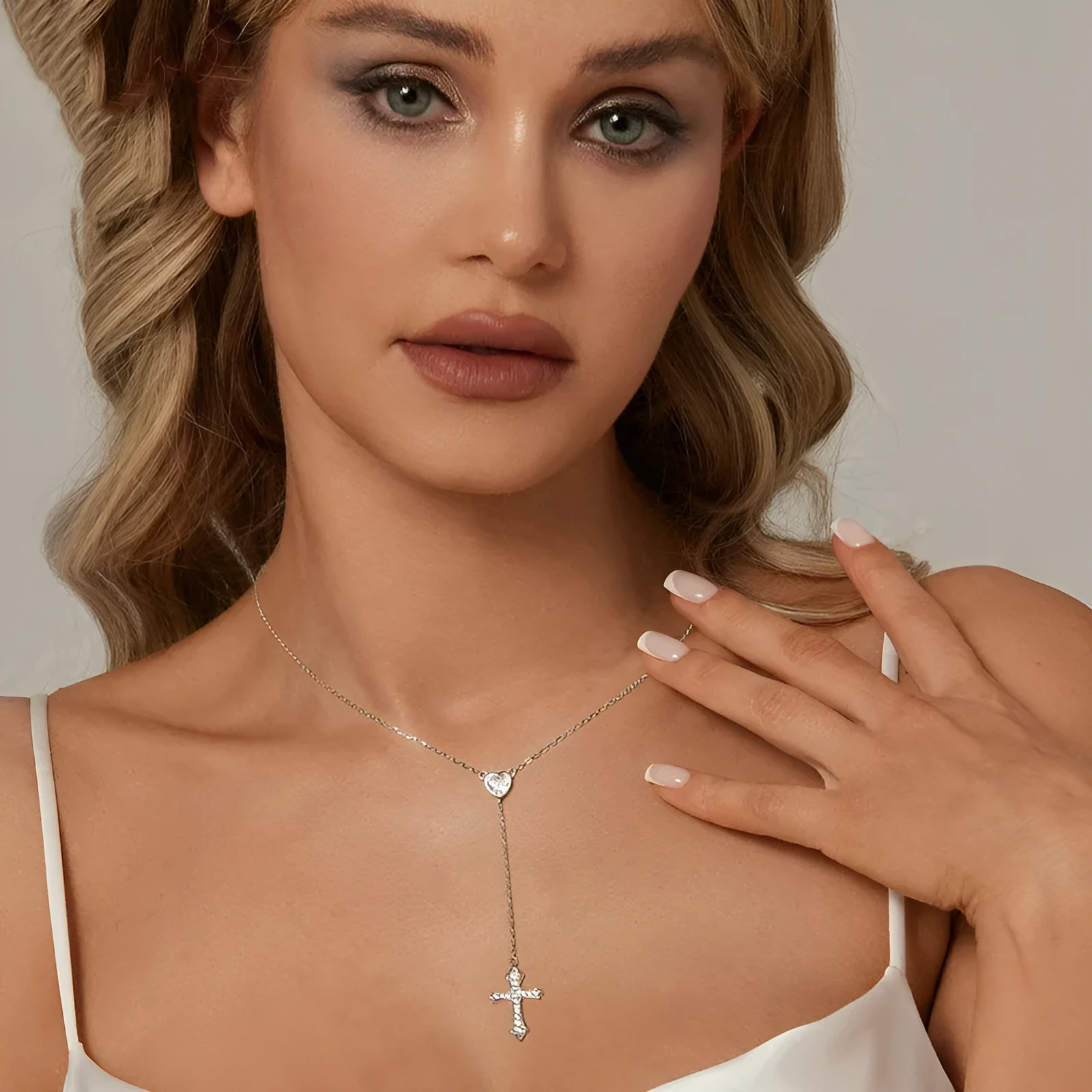 925 silver necklace with simple V-neck design and love cross pendant on O-ring chain