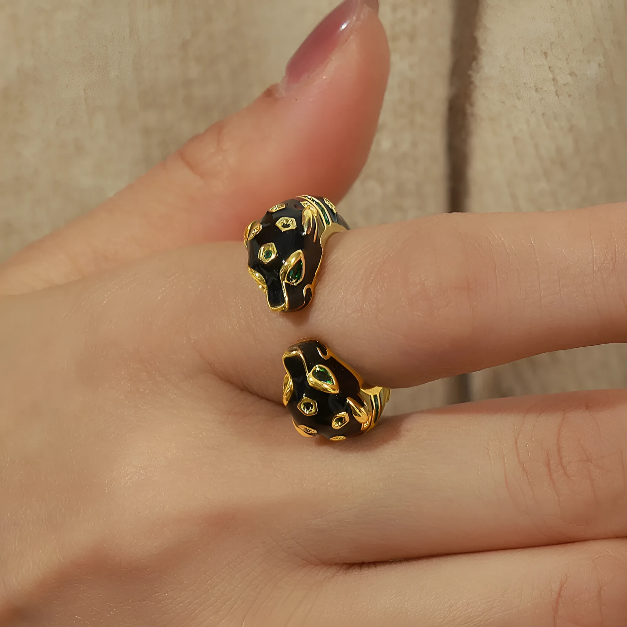 Women's black cheetah pattern open geometric ring size 7 copper electroplated