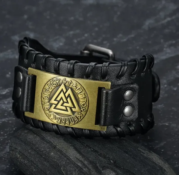 Nordic Viking totem triangle energy men's leather bracelet in gold, 28cm long, PU and alloy construction