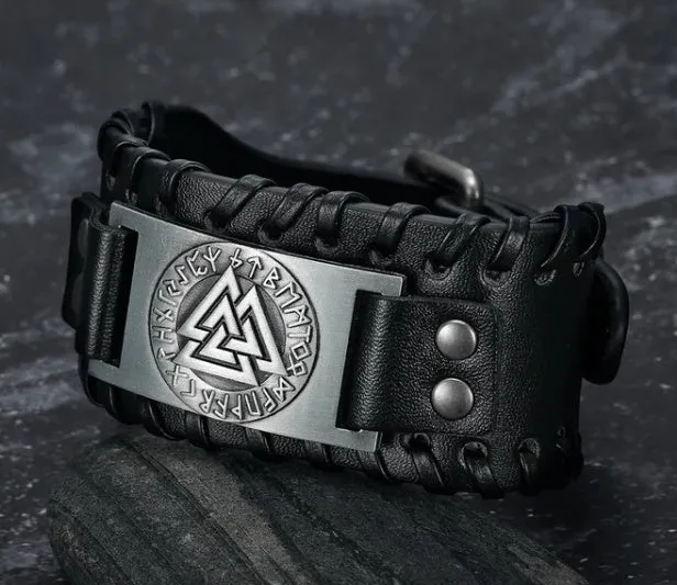 Nordic Viking totem triangle energy men's leather bracelet in gold, 28cm long, PU and alloy construction