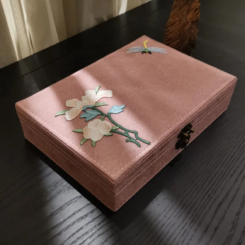 Wooden antique style jewellery box with flannel lining in dark green, 28cm by 19cm by 6.5cm