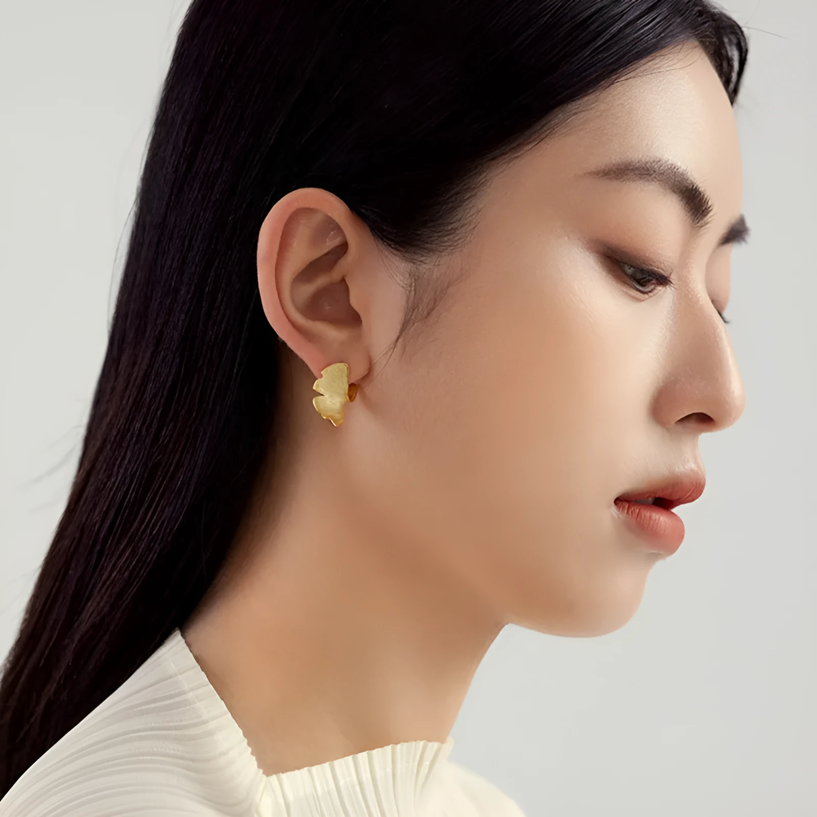 925 sterling silver ginkgo biloba leaf stud earrings with 14k gold plating gold colour