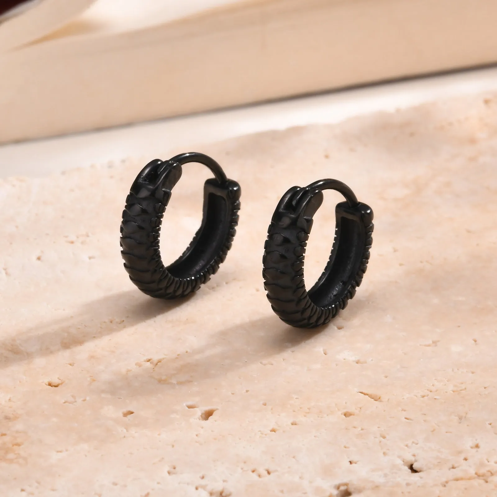 Stainless steel snake pattern hip hop ear rings in black and gold colour options