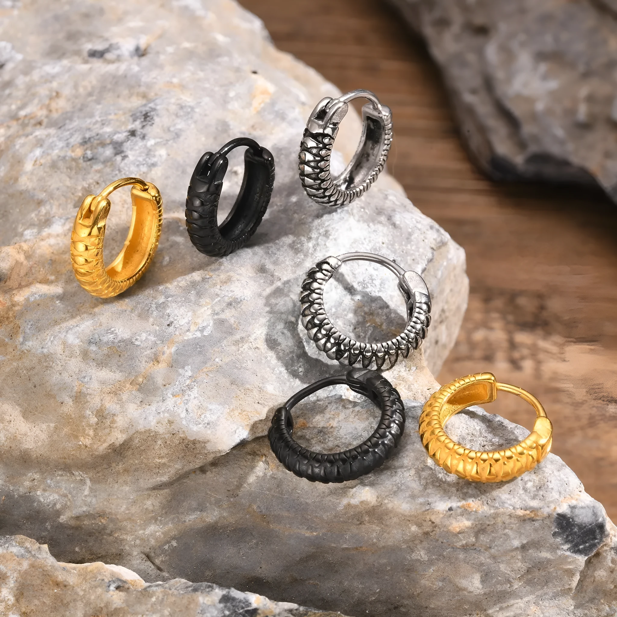 Stainless steel snake pattern hip hop ear rings in black and gold colour options