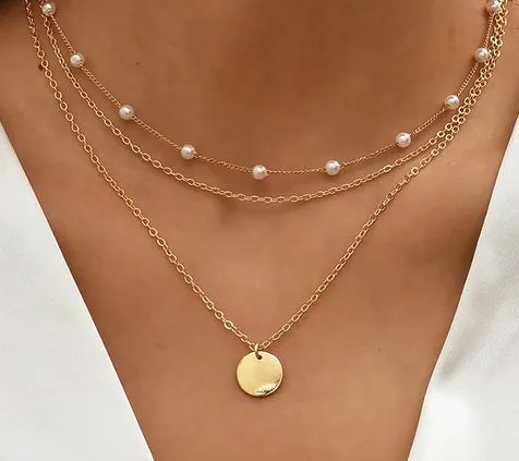 Gold plated Devil's Crystal necklace on alloy chain with electroplating finish, adjustable from 21-50cm