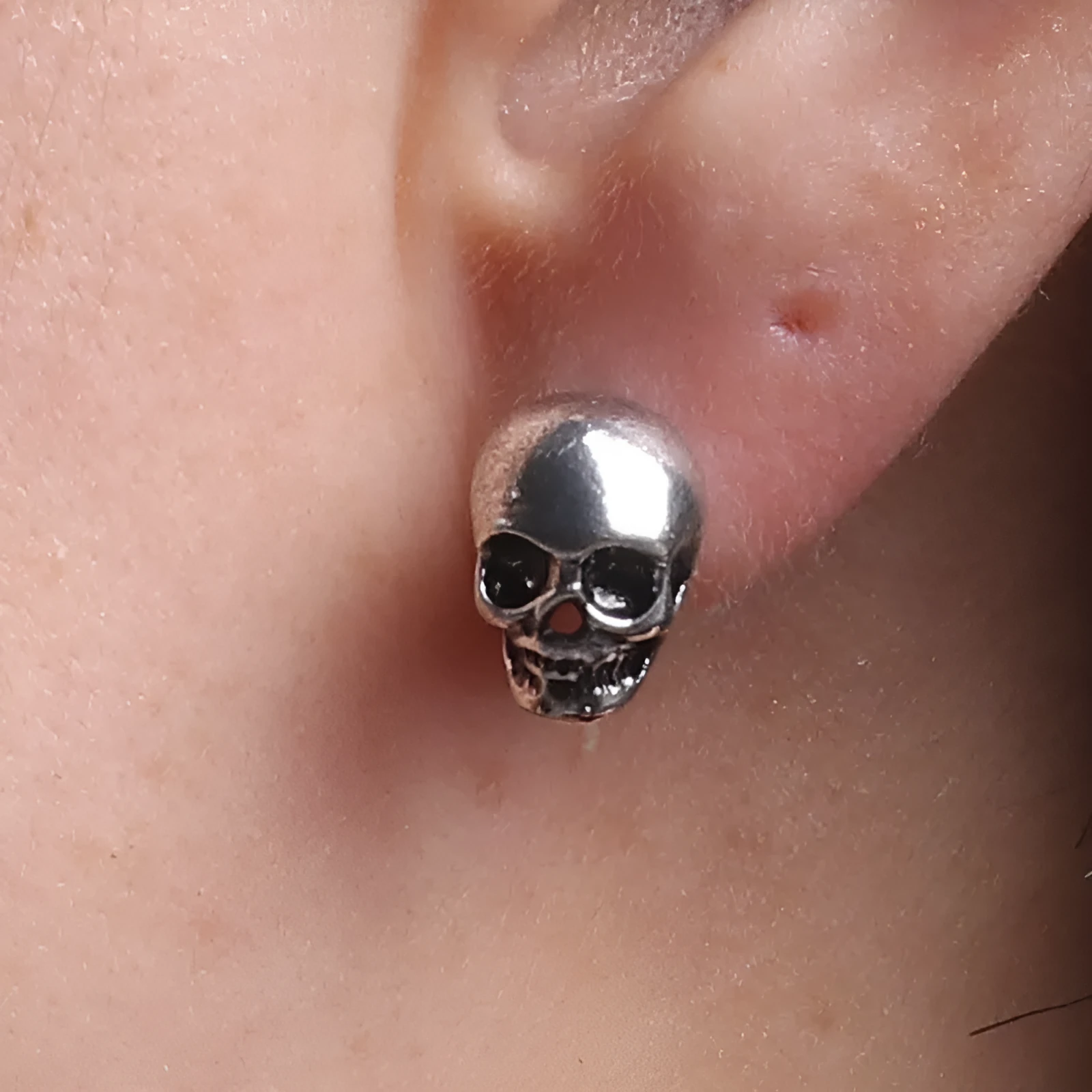 Retro skull eardrop earrings 11x8mm alloy ancient silver unisex Halloween