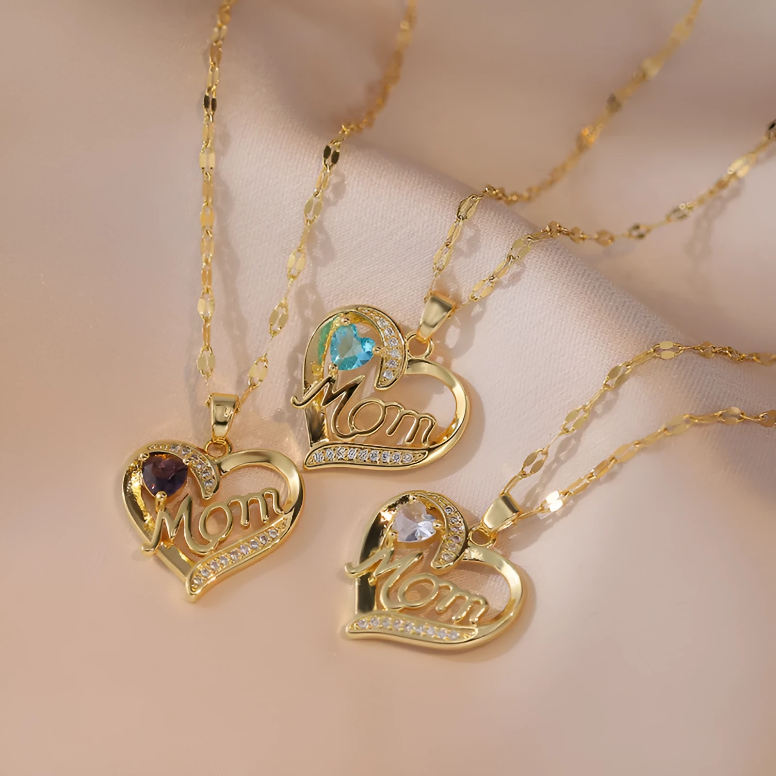 Heart-shaped pendant necklace with high-grade zircon on titanium steel chain, three colour options