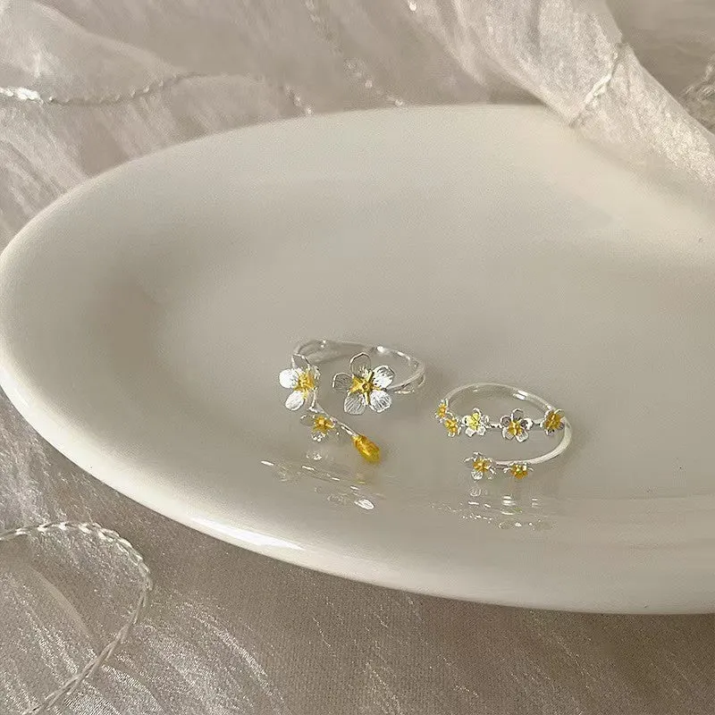 Three-dimensional jasmine flower ring with open-mouth design in electroplated zinc alloy