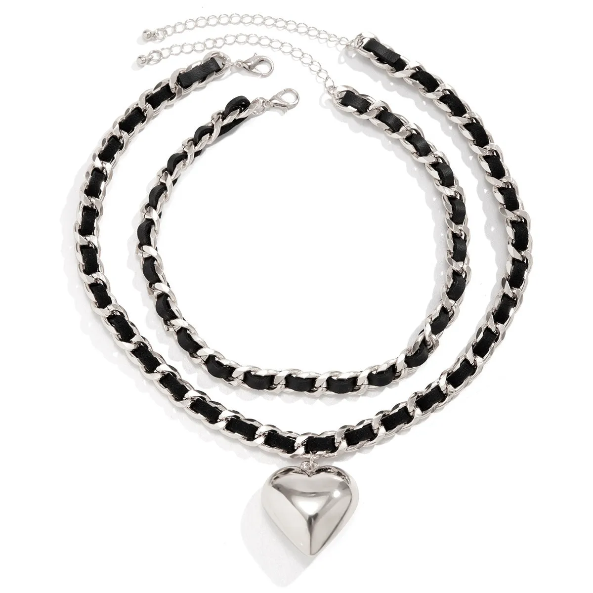 Big Love double-layer chain necklace with heart pendant in gold finish on woman