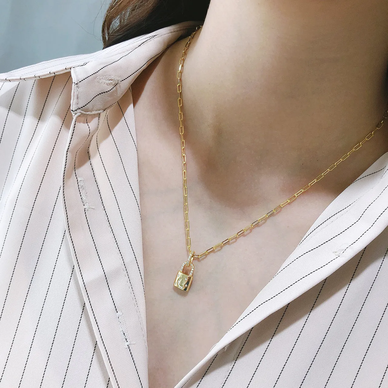 Sterling silver 18k gold geometric lock pendant short neck chain for women