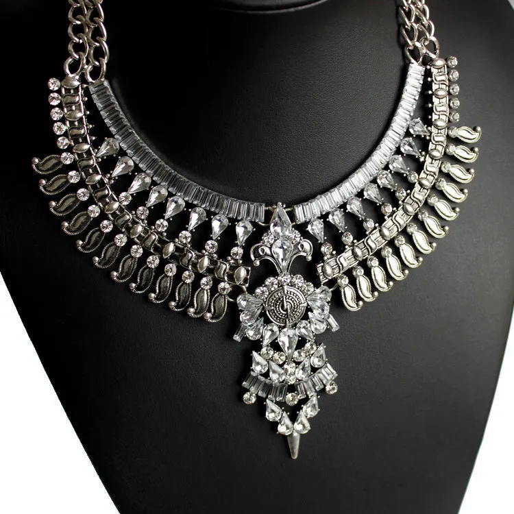Alloy diamond short necklace with floral flower design and crystal detailing