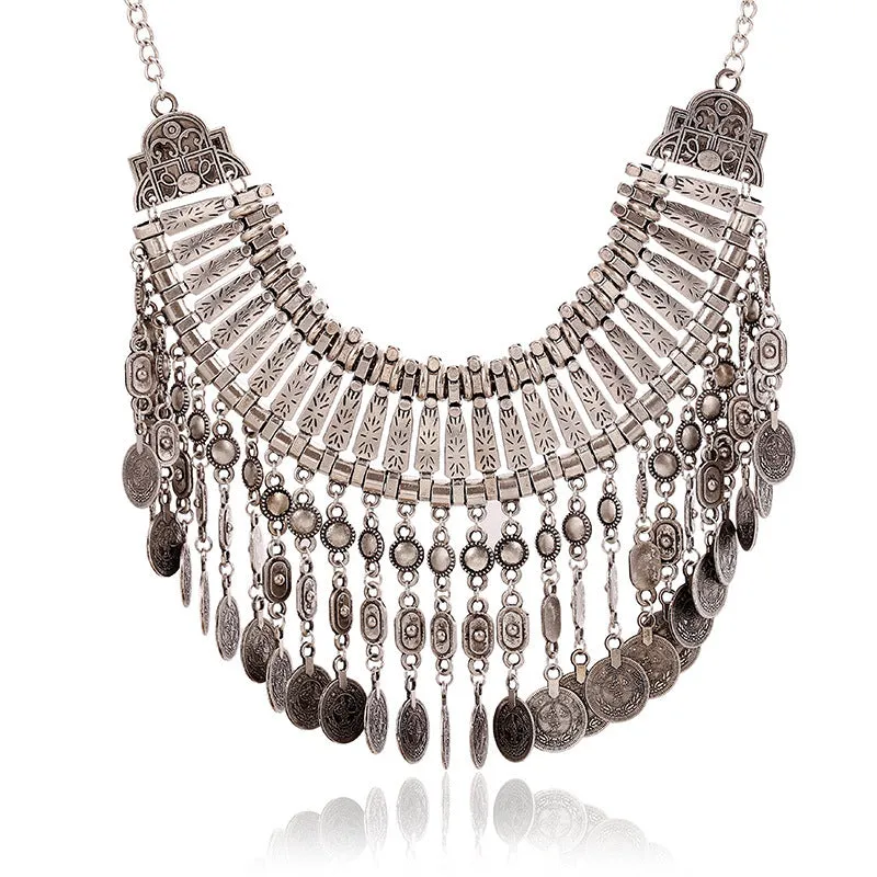 Alloy diamond short necklace with floral flower design and crystal detailing