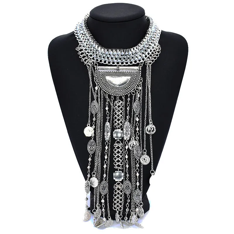 Alloy diamond short necklace with floral flower design and crystal detailing