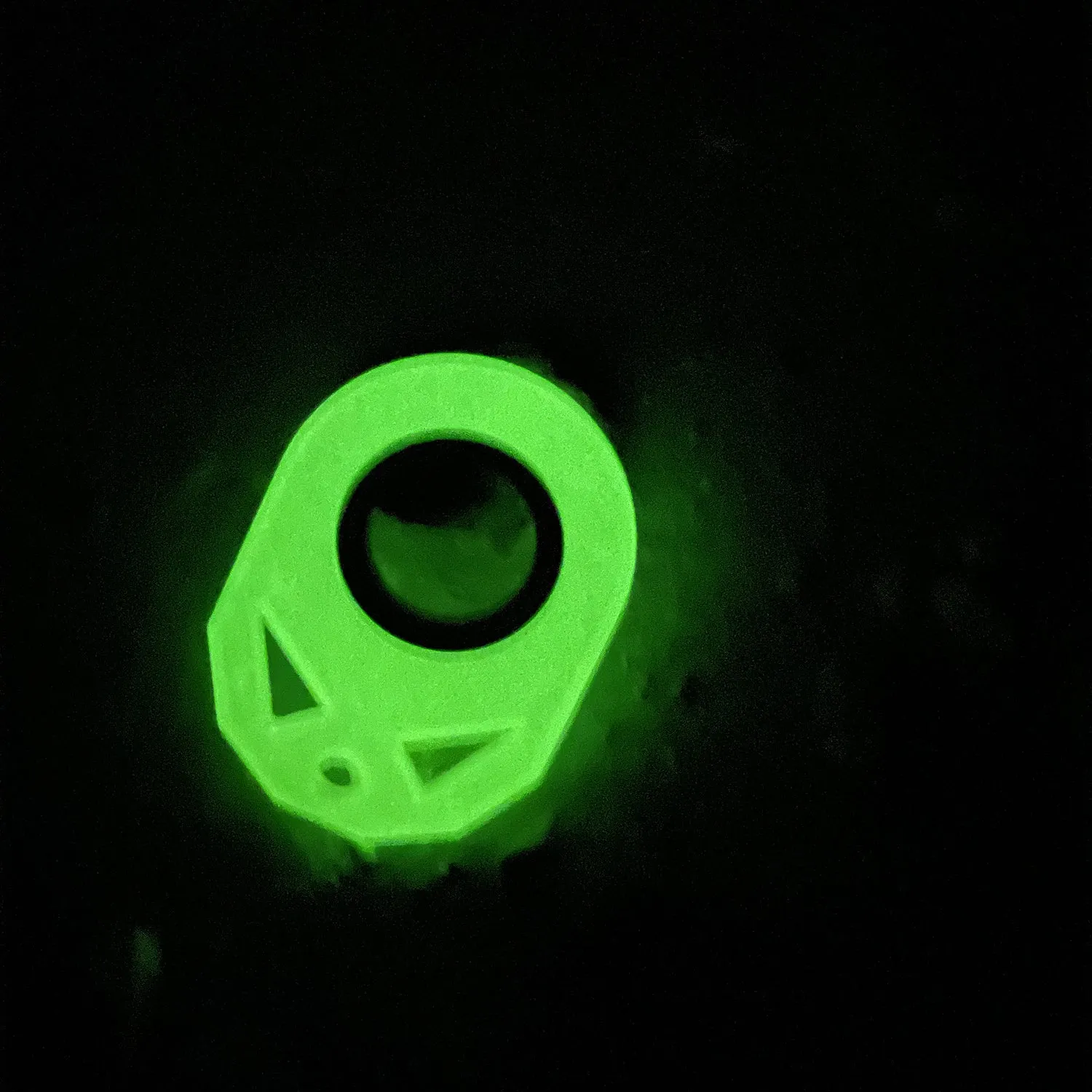 Luminous fidget spinner keychain with bottle opener, 5cm plastic and zinc alloy construction, white and blue options