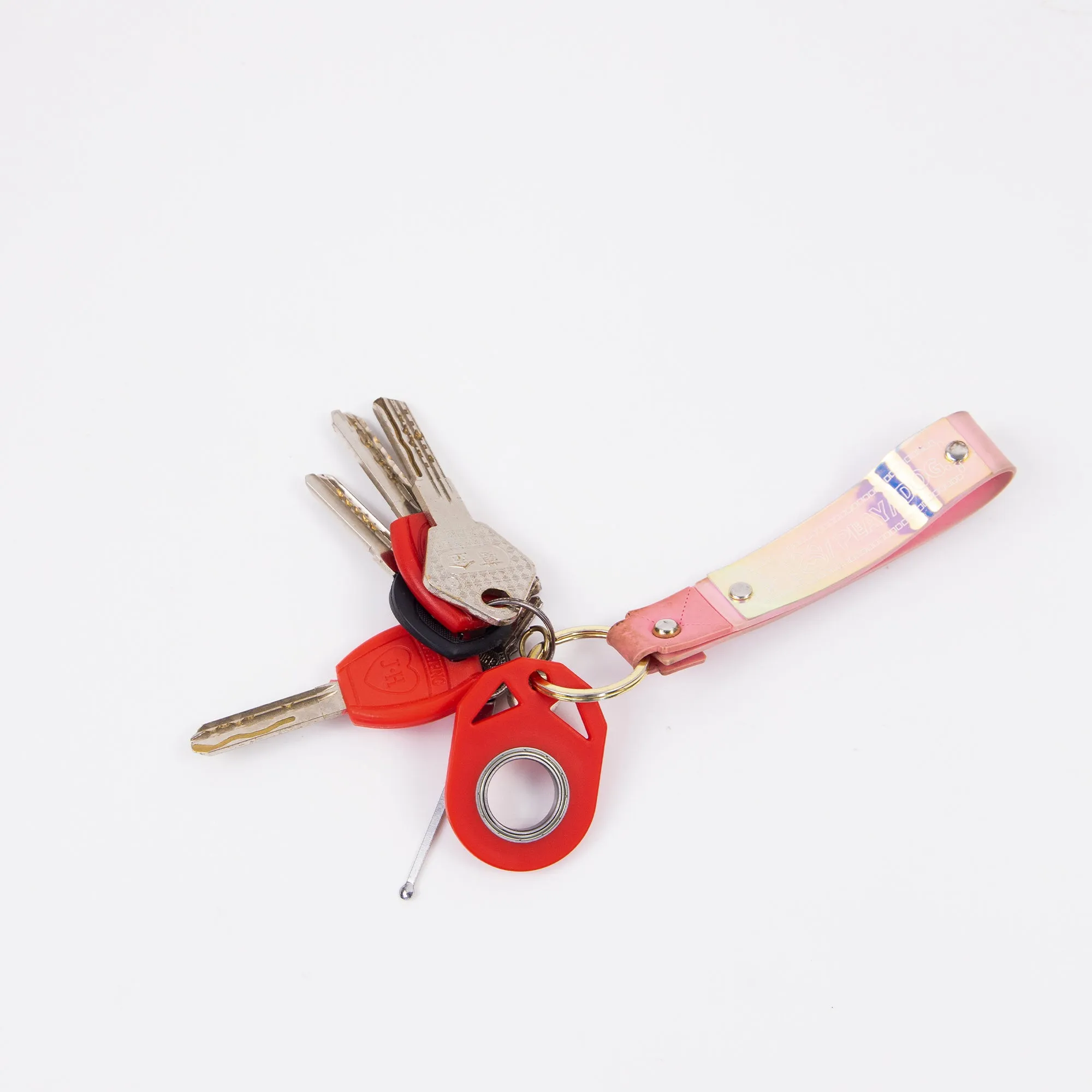 Luminous fidget spinner keychain with bottle opener, 5cm plastic and zinc alloy construction, white and blue options