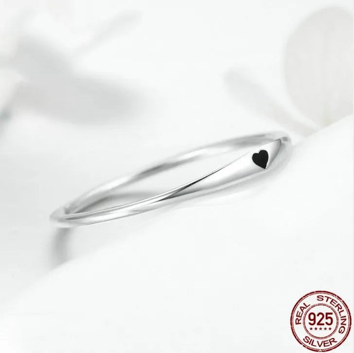 925 sterling silver round circle ring with heart engrave and enamel finish on white background